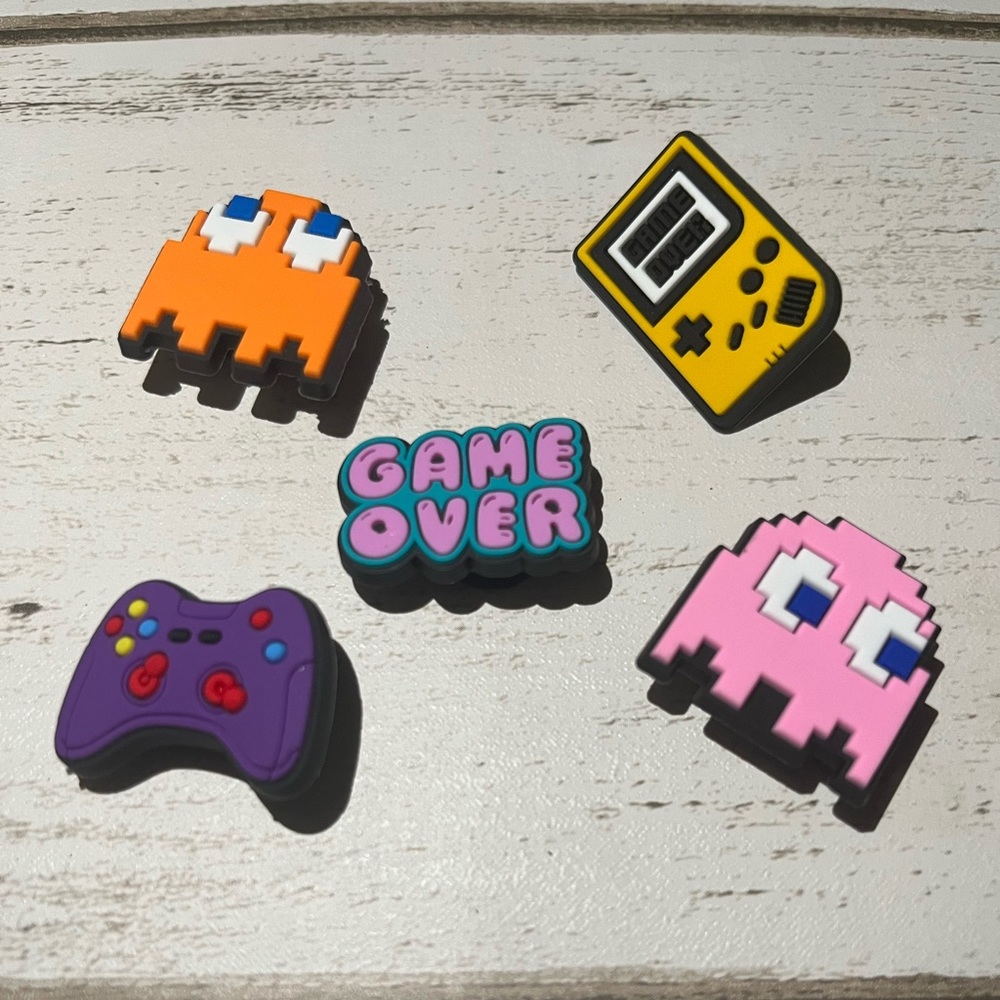 🐊3/$15 or $8 PAC man charms set of 5